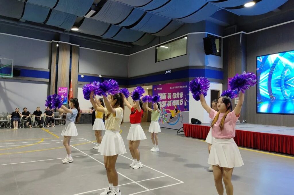 健康“羽”你分享,追梦“羽”你同行——红宝石9999hbs物流第三届“智慧杯”羽毛球比赛